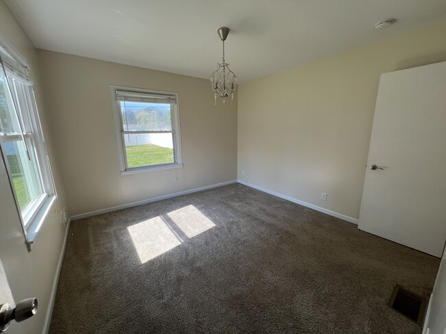 Building Photo - 3591 Harry Truman Dr