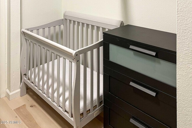 Building Photo - 726 S Nebraska St