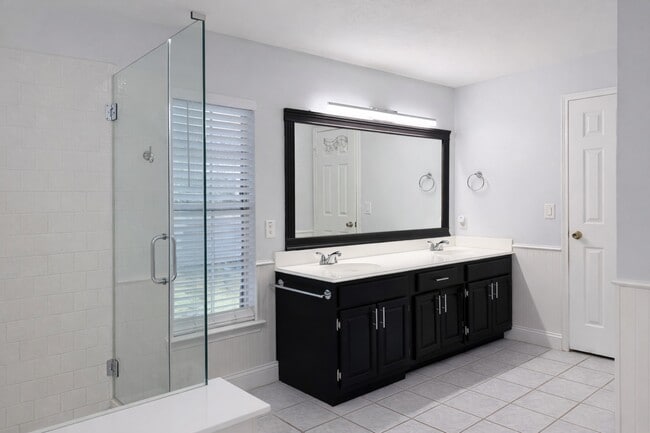 Building Photo - 16910 Country Bridge Rd