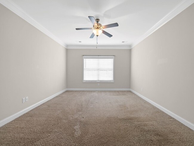 Building Photo - Beautiful 4 BR, 2 BA Home, 2 Car Garage wi...