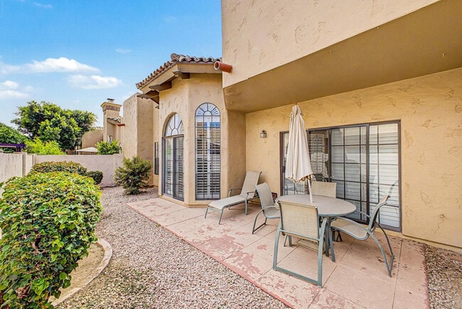 Building Photo - 7955 E Chaparral Rd