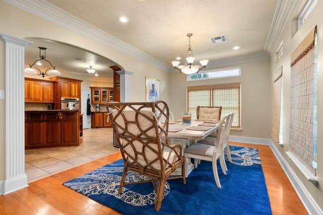 Building Photo - 5004 Cypress Lake Dr