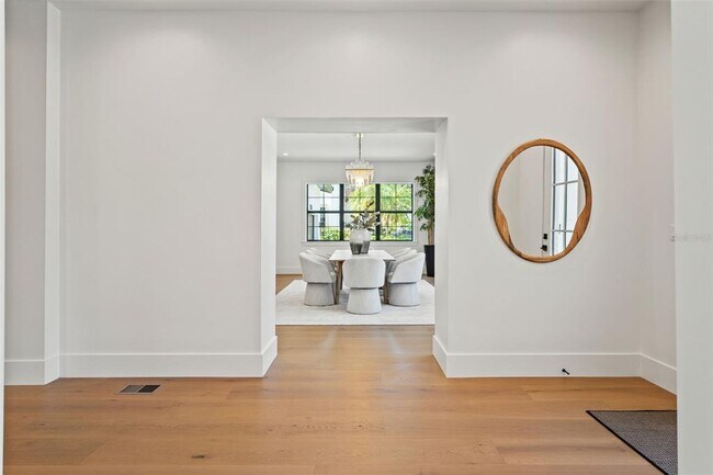 Building Photo - 804 Idlewood Dr