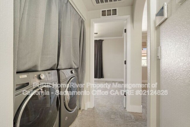 Building Photo - 6551 Hearthstone Cir
