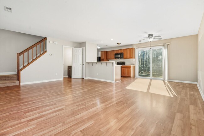 Building Photo - 732 Branniff Dr