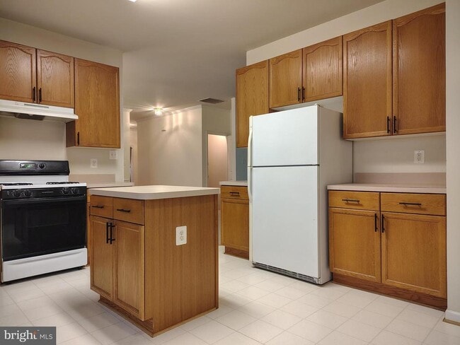 Building Photo - 444 Delaware Rd