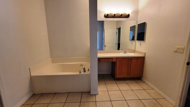 Building Photo - Large Citrus Springs 4/2/2