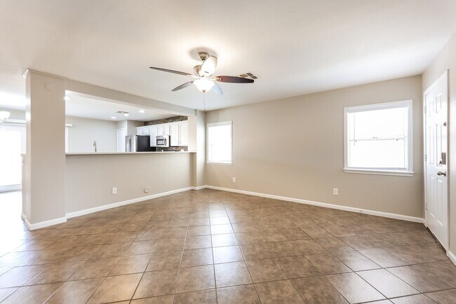 Building Photo - 12552 W Charter Oak Rd