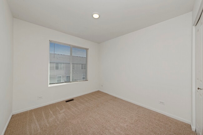 Building Photo - 2305 Upland Rd