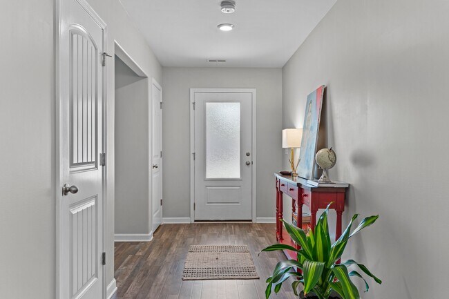 Building Photo - 680 Aurora Pl