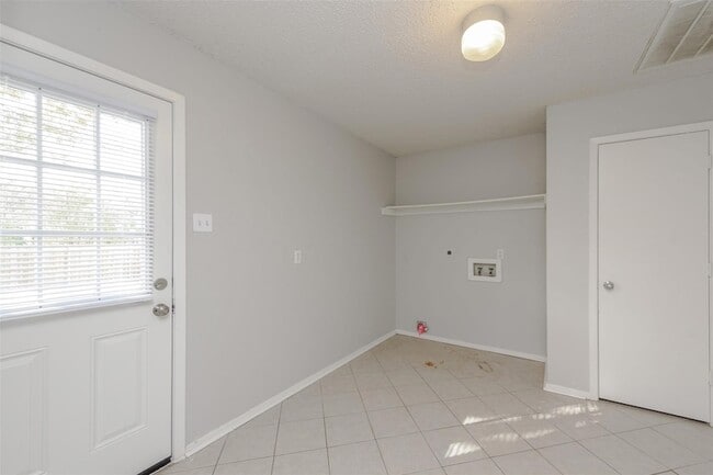 Building Photo - 3609 Cooper Branch E