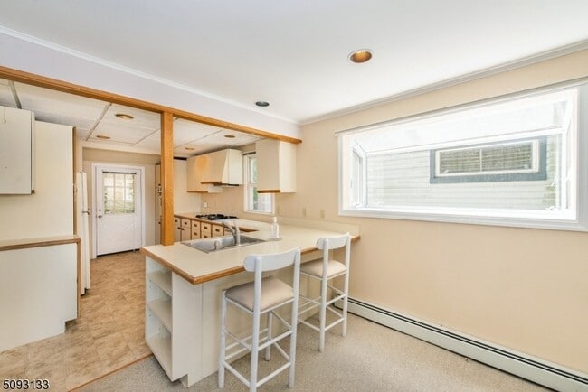 Building Photo - 21 E Shore Rd