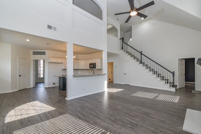 Building Photo - 30611 Country Meadows Dr