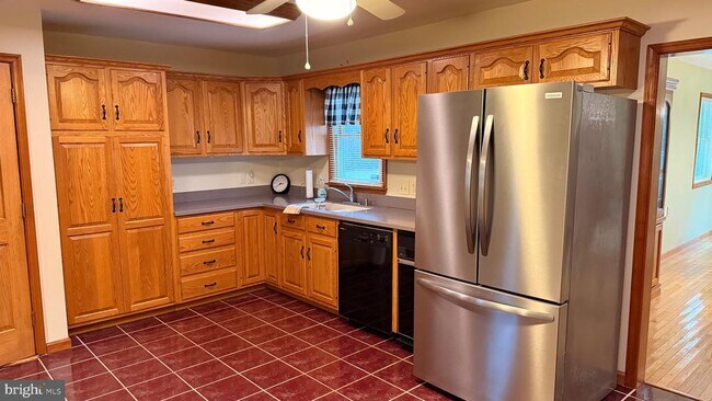 Building Photo - 3869 Midstate Rd