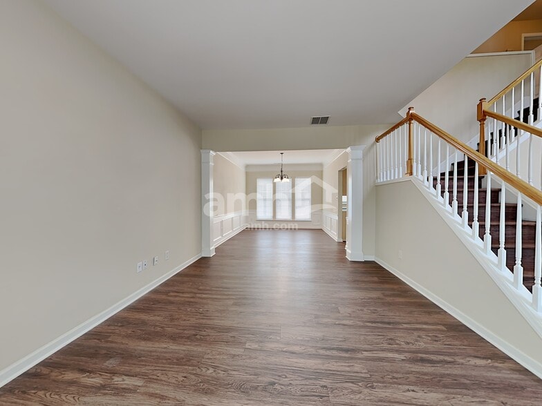 Building Photo - 4388 Kelso Dr