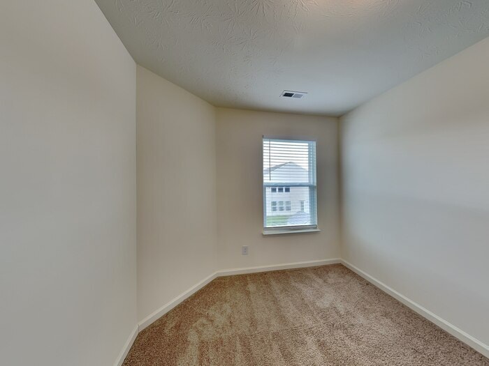 Building Photo - 10921 Woods Dr