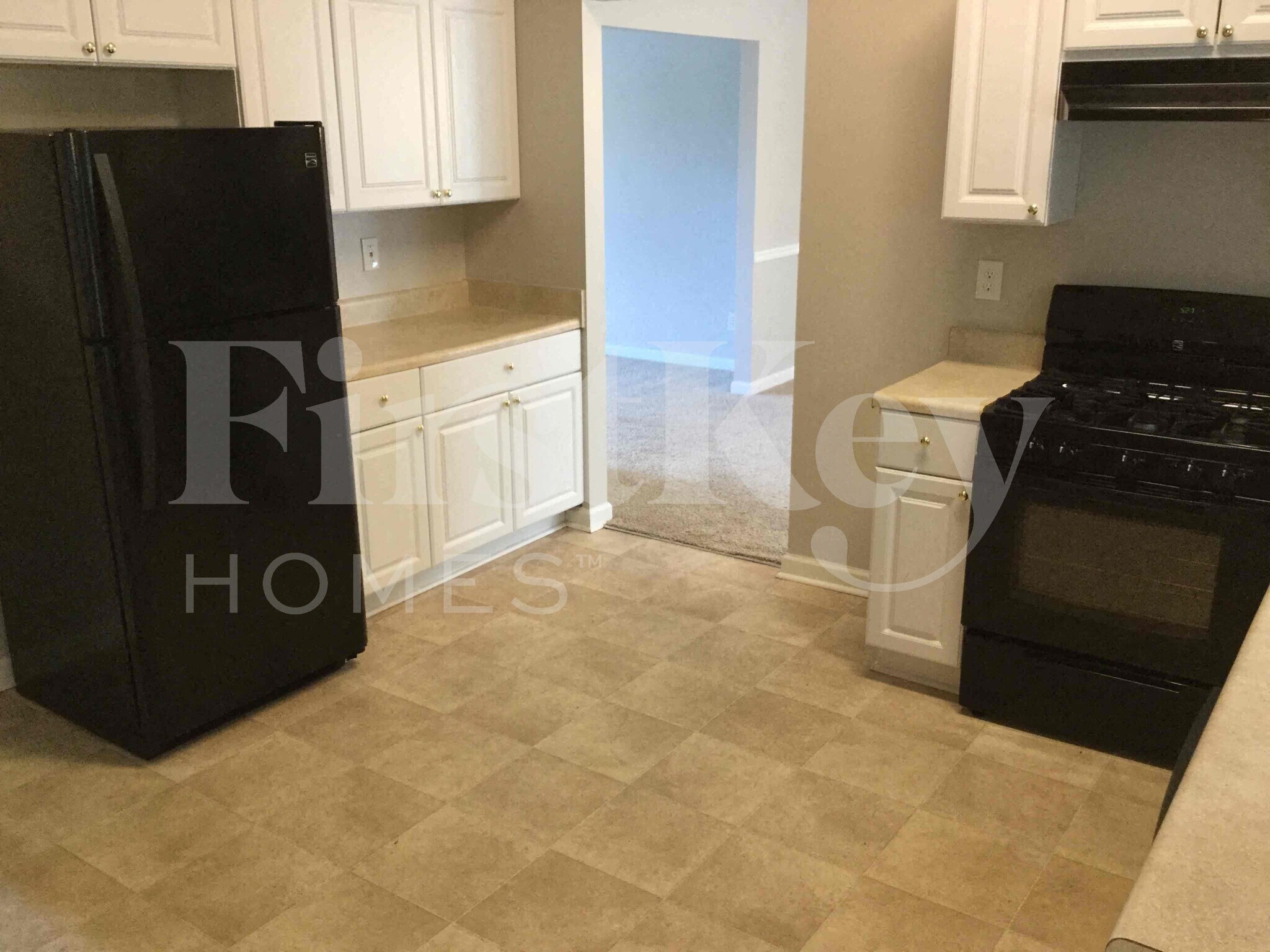 Building Photo - 5243 Round Table Dr