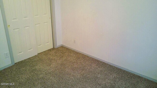 Building Photo - 1450 Plaza Roja Ct