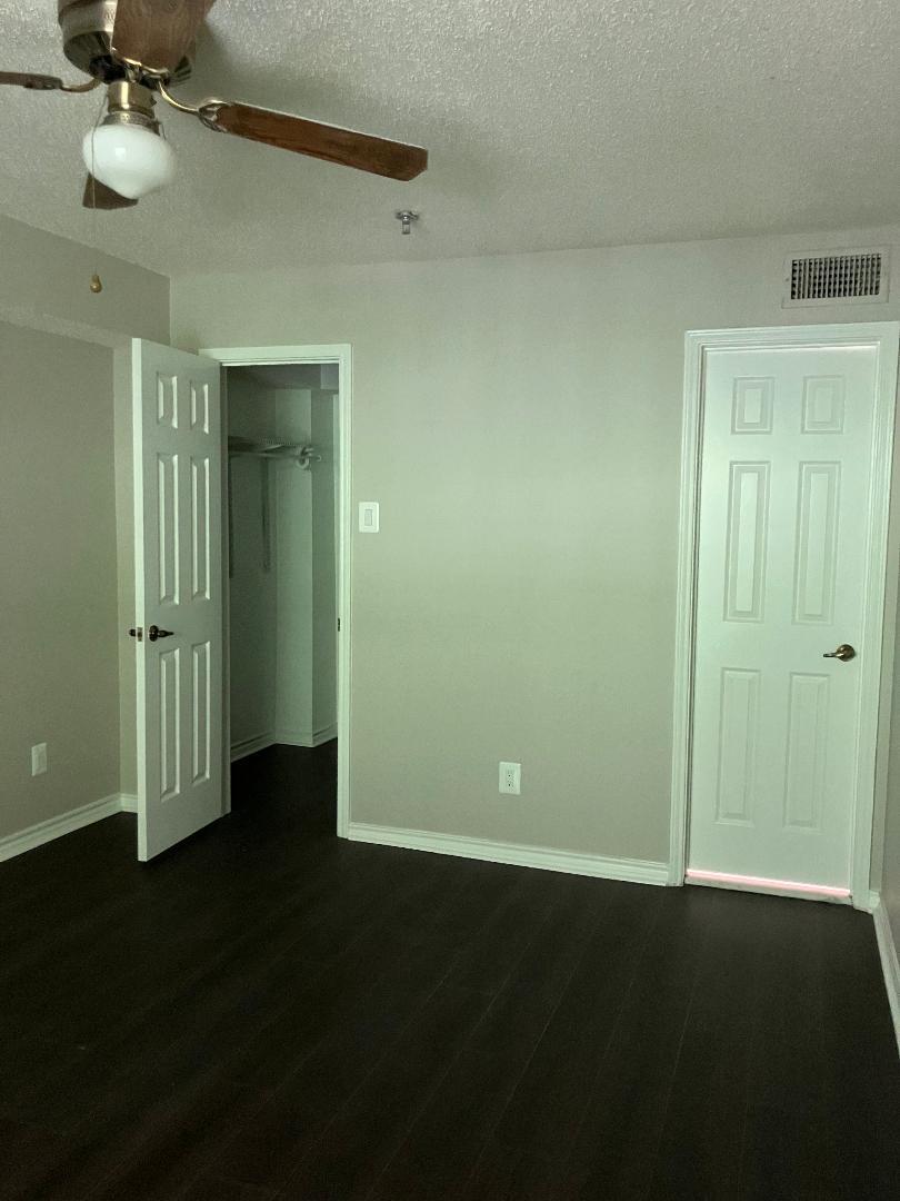 Building Photo - 1504 Lincoln Way