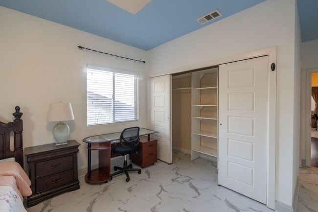 Building Photo - 1410 Encino Ave