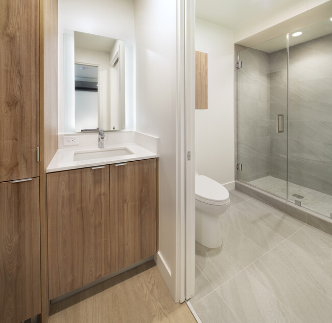 Private En-Suite Bathroom - Cypress Co-Living