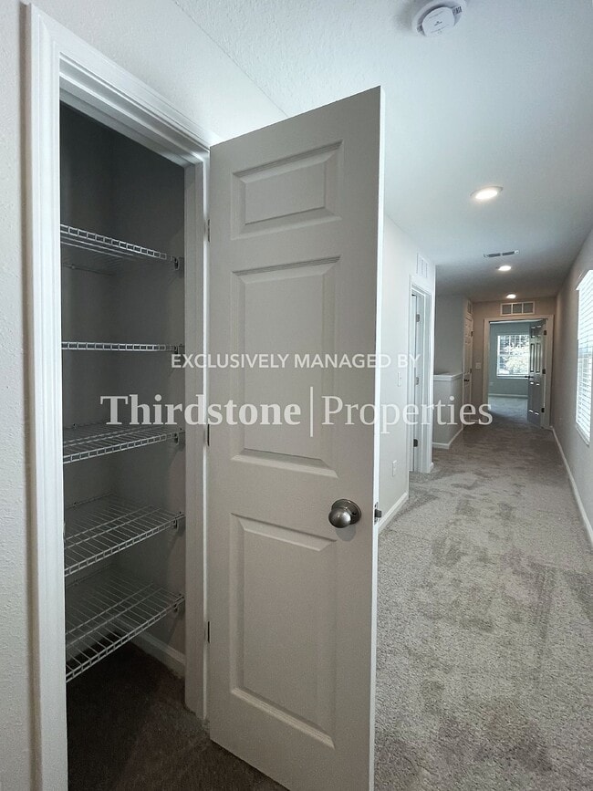 Building Photo - 1309 Pangola Dr