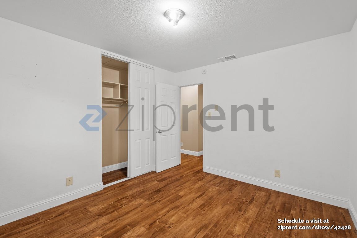 Building Photo - 935 Springoak Way