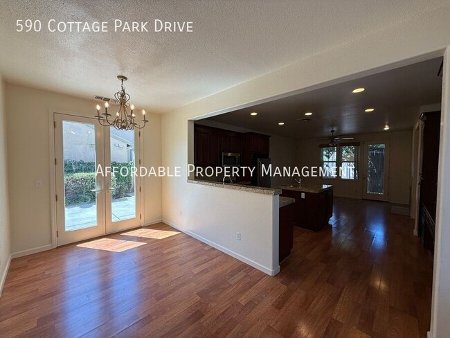 Building Photo - 590 Cottage Park Dr