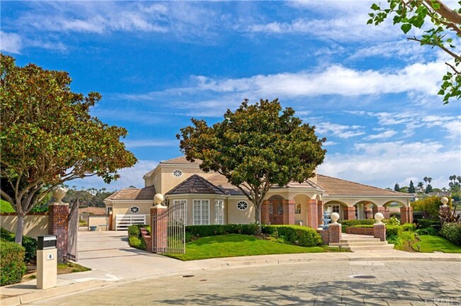 Building Photo - 6 South Peak