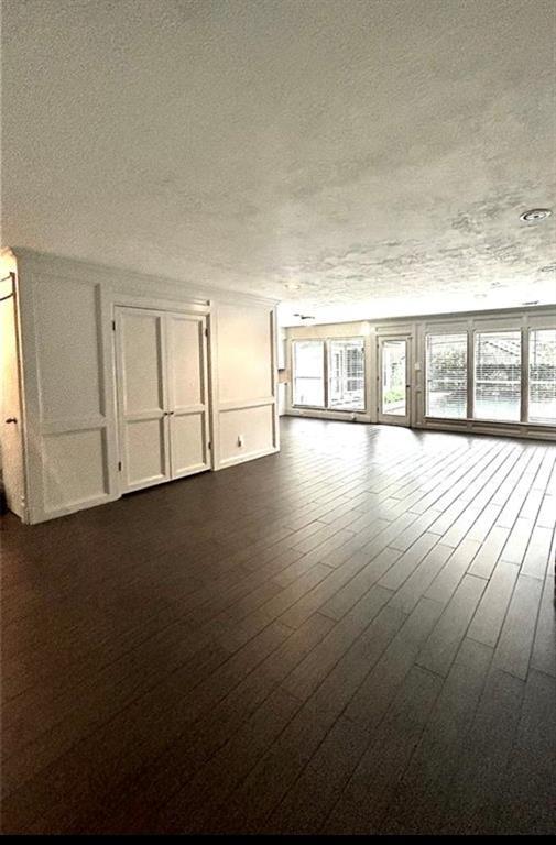 Building Photo - 2824 S Logrun Cir