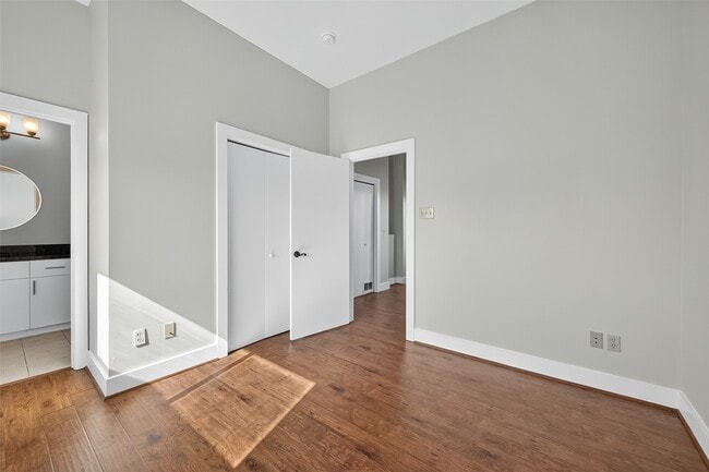 Building Photo - 5235 Larkin St
