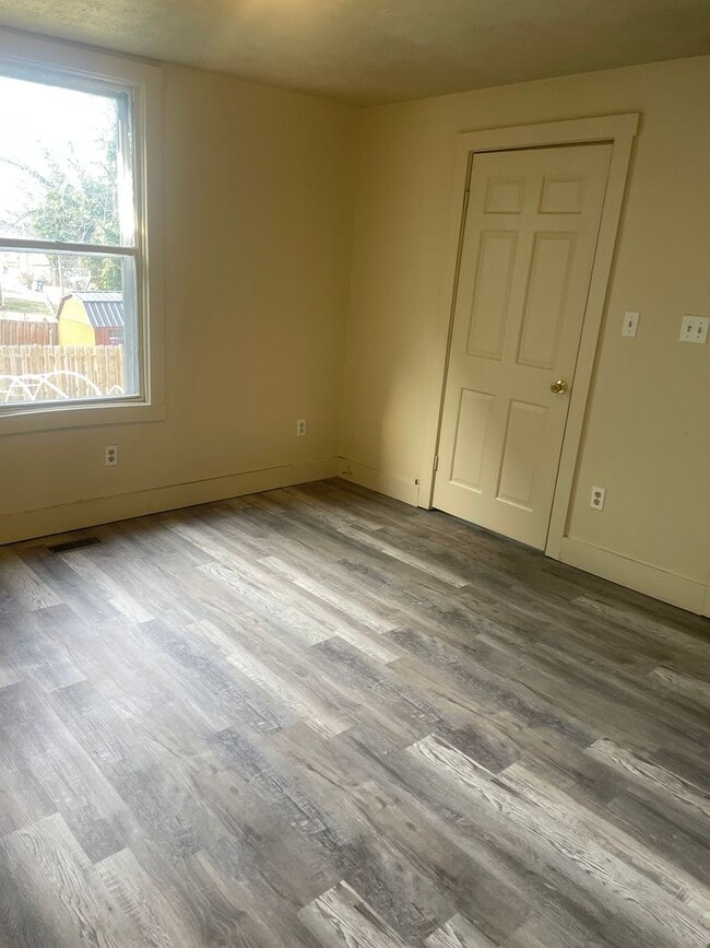 Building Photo - Knoxville 37921 - Charming 3-Bedroom, 1 Bath Home in Knoxville – Available Now! - Contact Lisa Vi...