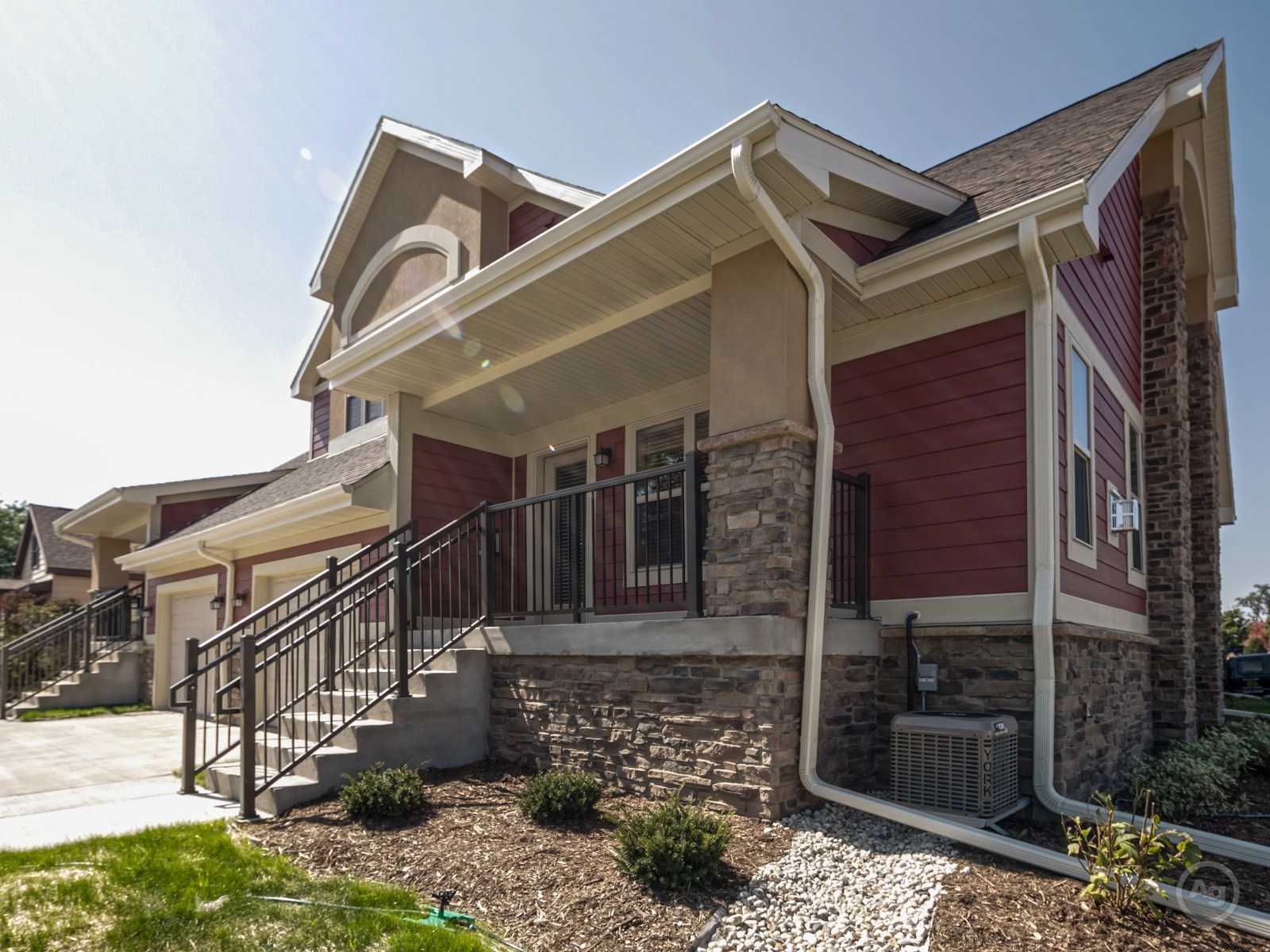 Building Photo - 2317 Parmenter St