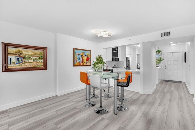 Building Photo - 9525 Weldon Cir