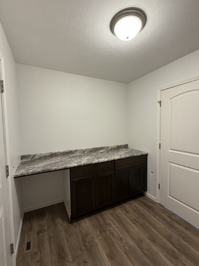 Building Photo - 4BR Basement Home