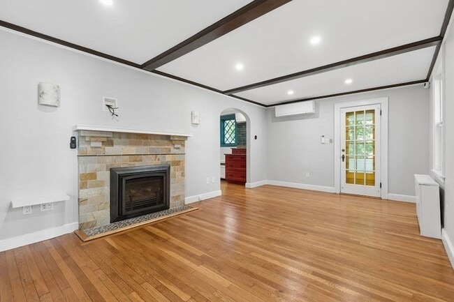 Building Photo - 36 Risley Rd