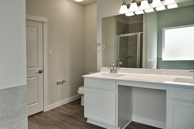 Building Photo - 358 Shoreview Dr