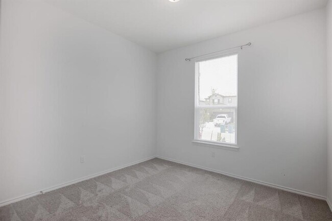 Building Photo - 210 Adeline Dr