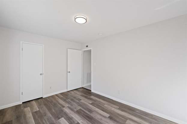 Building Photo - 2215 Overbrook Dr