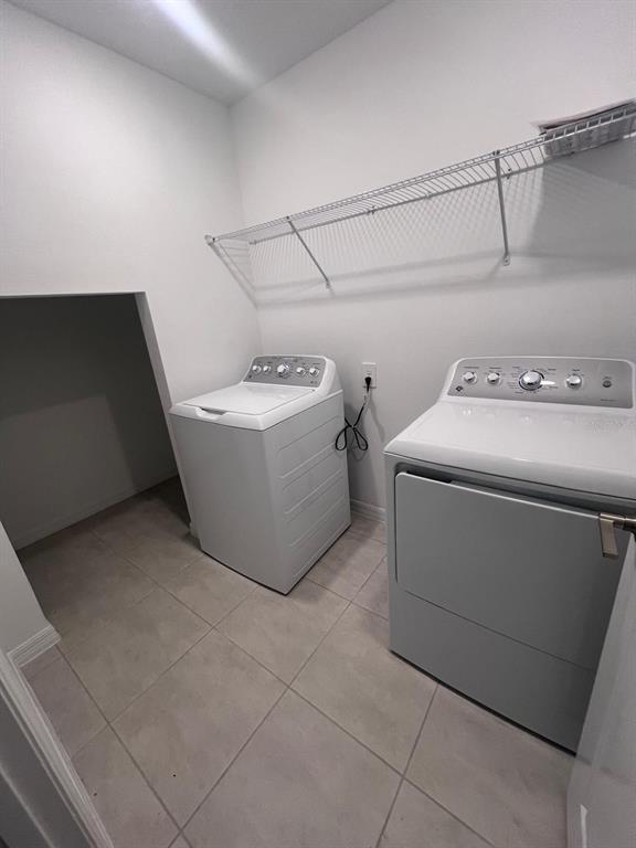 Building Photo - 424 Wayland Dr