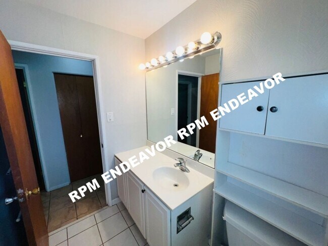 Building Photo - 617-619 San Gabriel PI