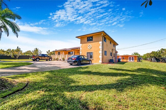 Building Photo - 26500 SW 167th Ave