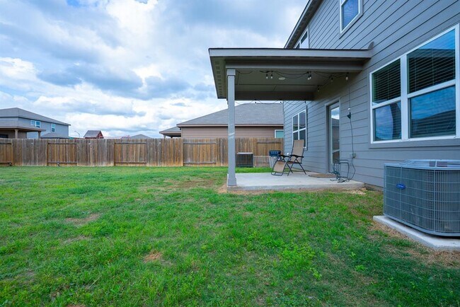 Building Photo - 212 Star Spangled Dr