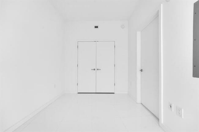 Building Photo - 851 NE 1st Ave