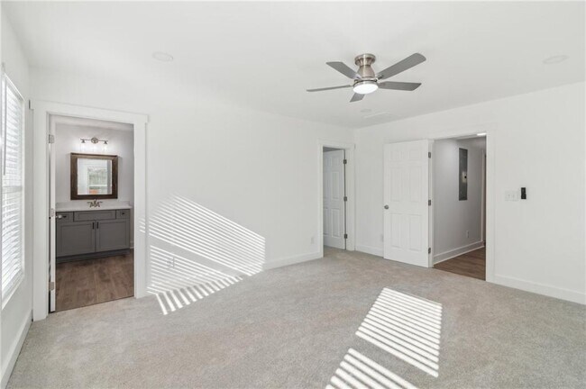 Building Photo - 4179 Hanes Dr