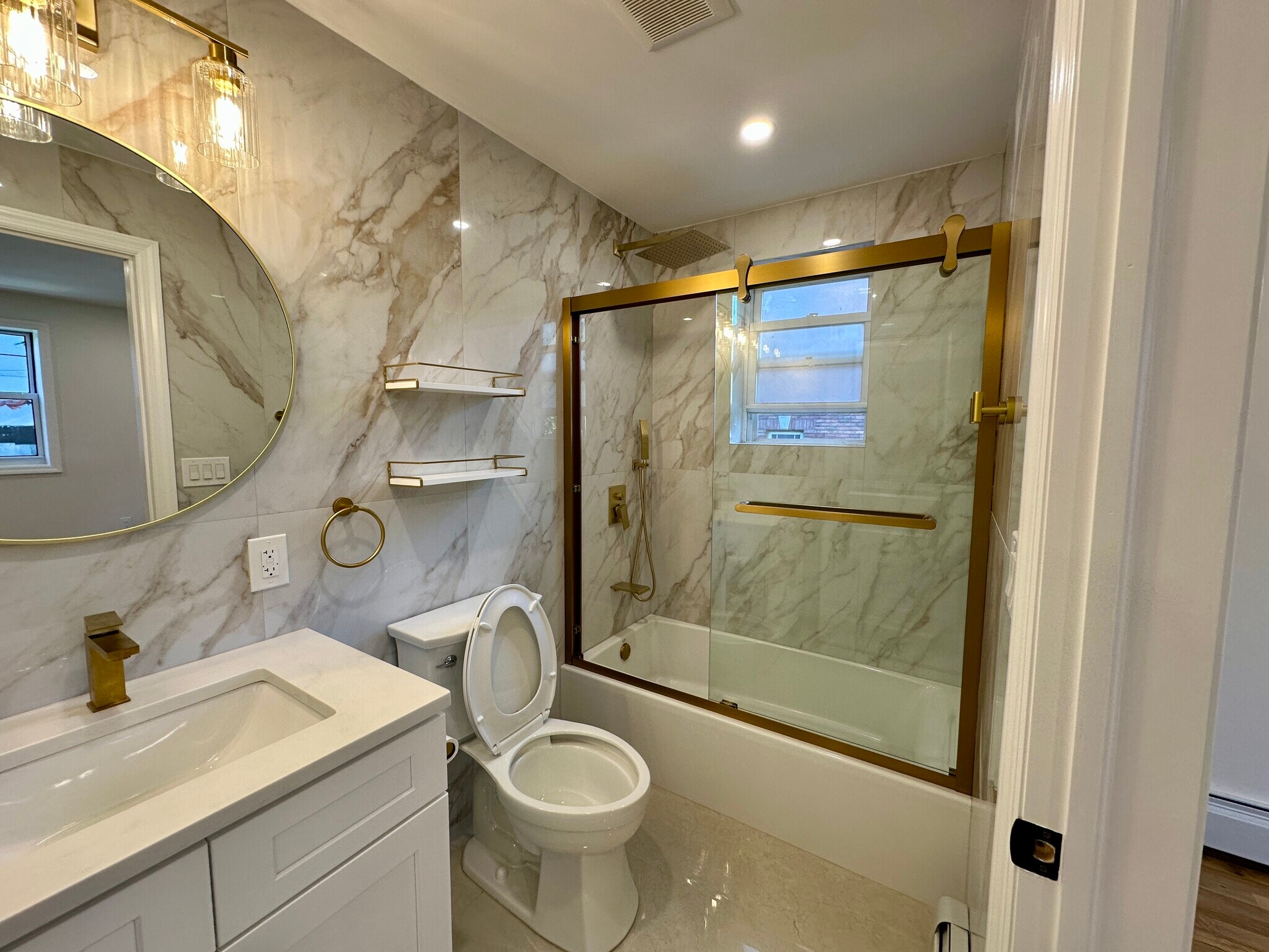 Master Bath - 6917 43rd Ave