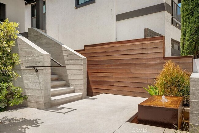 Building Photo - 34031 Mazo Dr