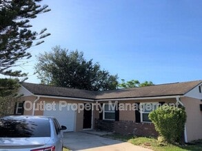 Building Photo - 700 Trailwood Dr