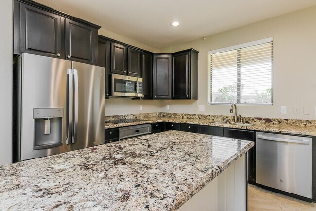 Building Photo - 4165 E Thunderheart Trail