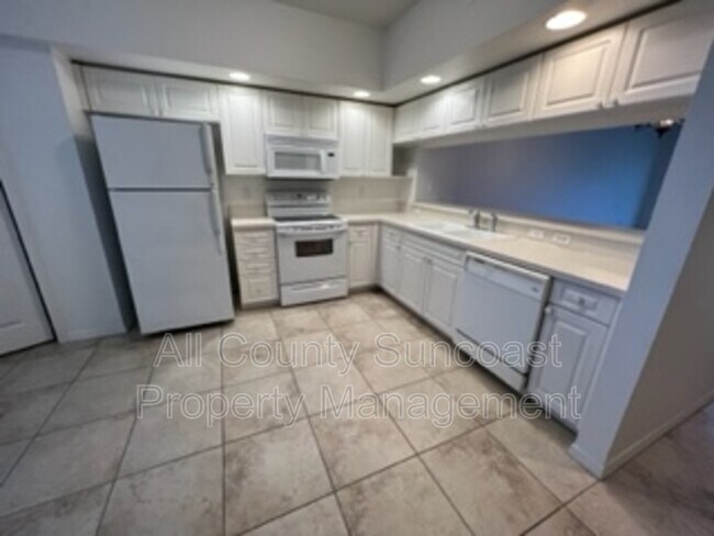 Building Photo - 960 Starkey Rd